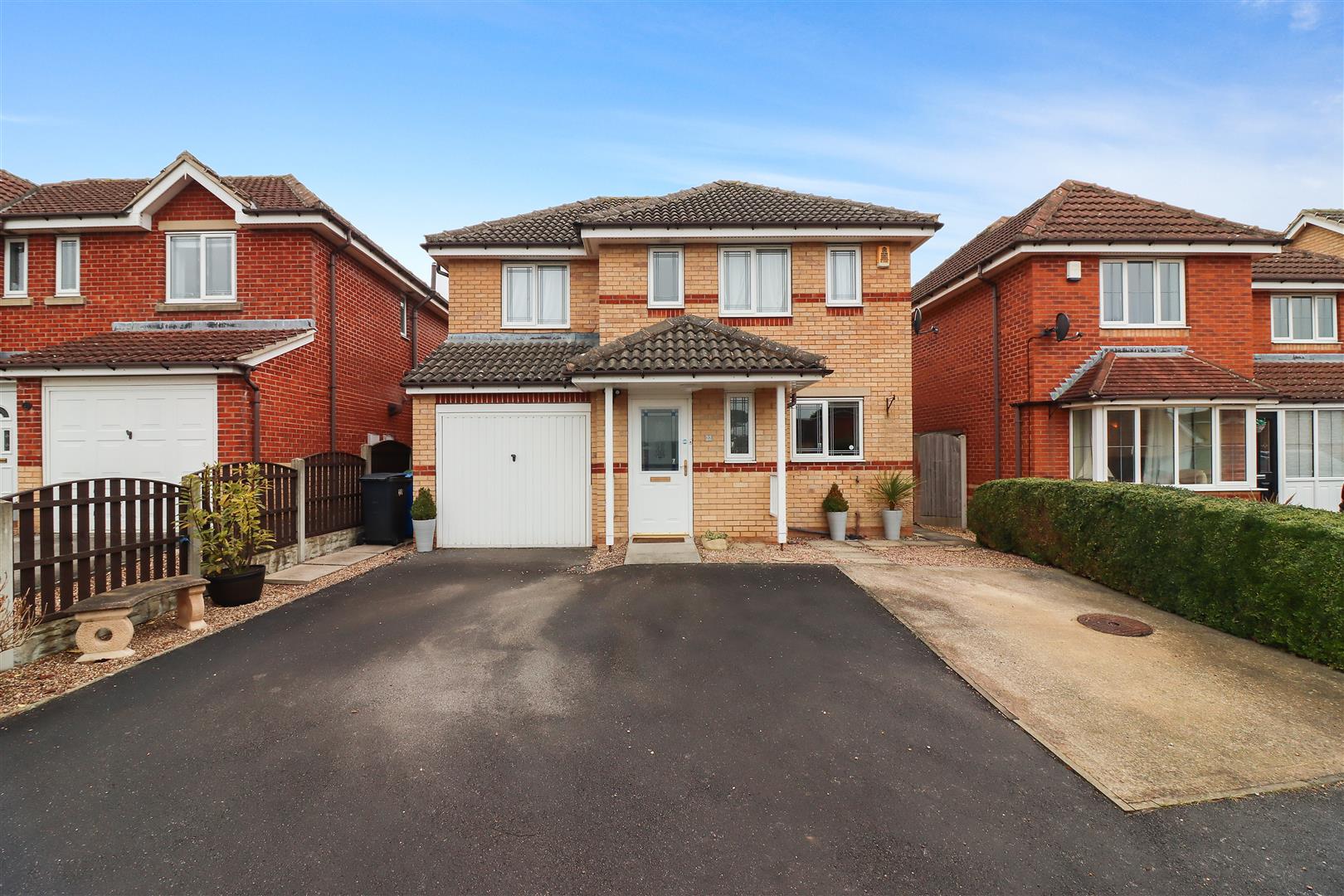4 bed property in Ashopton Road, Chesterfield
